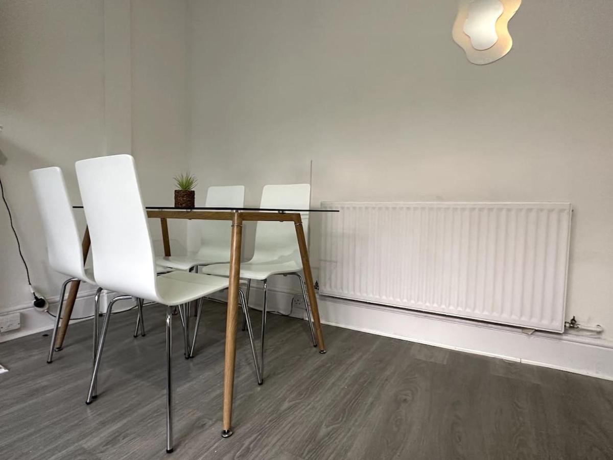 Wonderful 2 Bedroom On Tower Bridge London Exterior foto