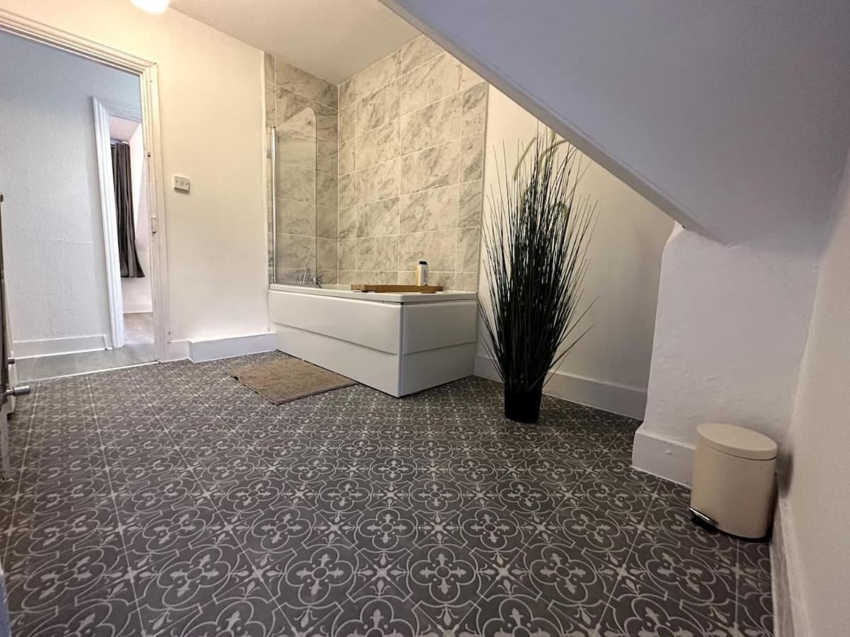 Wonderful 2 Bedroom On Tower Bridge London Exterior foto